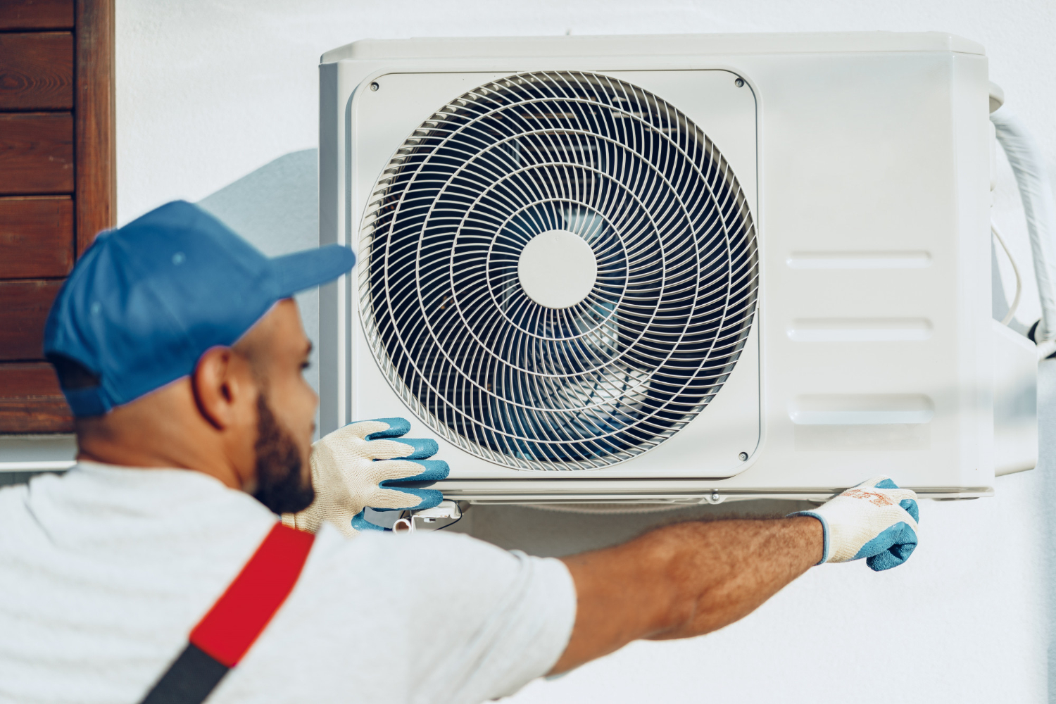 How to Choose Between AC Repair and Replacement